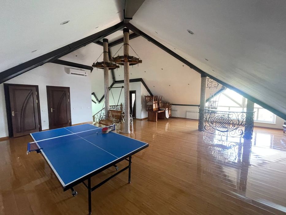 срочно сдаётся Евродом можно офис садик Луначарский 8-сотк 9-ком все е