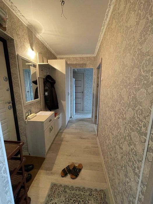 Продам 2 комнатную на 11 микрорайоне