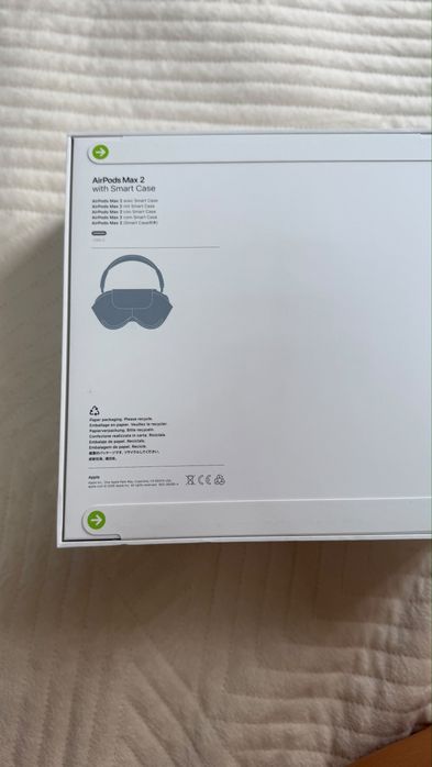 Продам наушники и часы apple