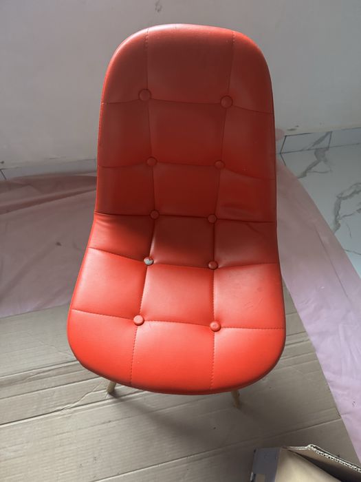 Mobila bicatarie in stare foarte buna, scaune bucatrie