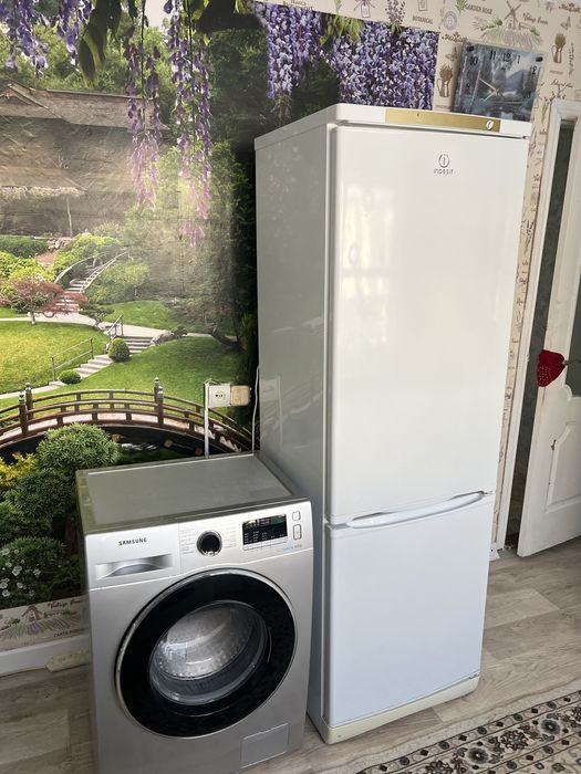 Продам Холодильник с Машинкой