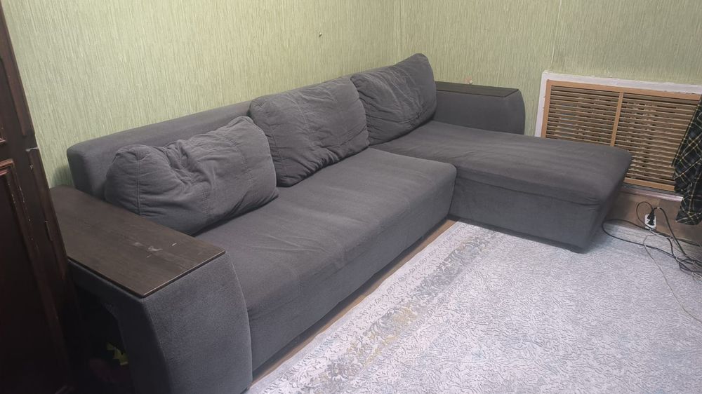 Продаётся угловой диван в хорошем состоянии