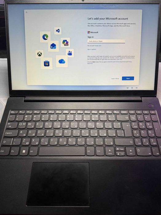 Лаптоп Lenovo V15 G3 IAP
