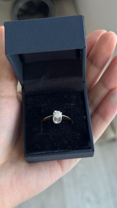 Золото. Золотое кольцо с бриллиантом