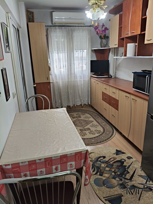 Închiriez apartament 2 camere