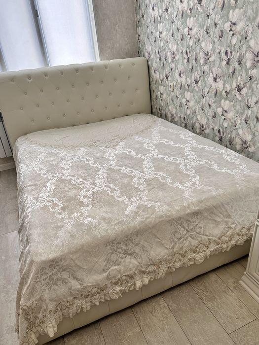 Спальный кровать с матрасом