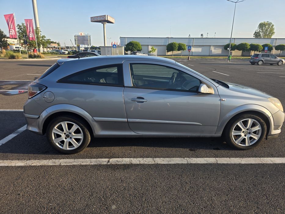 Opel Astra H GTC 2006