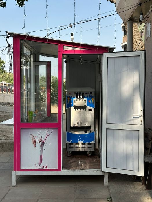 Мороженое аппарат с бутиком