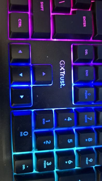 Комплект клавиатурата и мишка