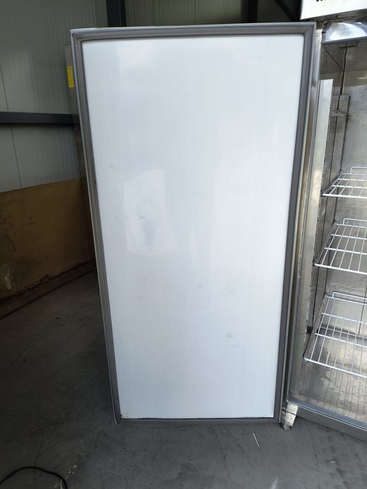 Хладилен шкаф -- 18 -- 22 градуса; 2021 година