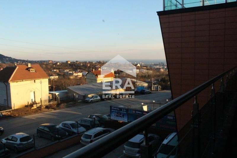 Eксклузивен офис в офис сграда под наем в района на жк "Изгрев" над Вя