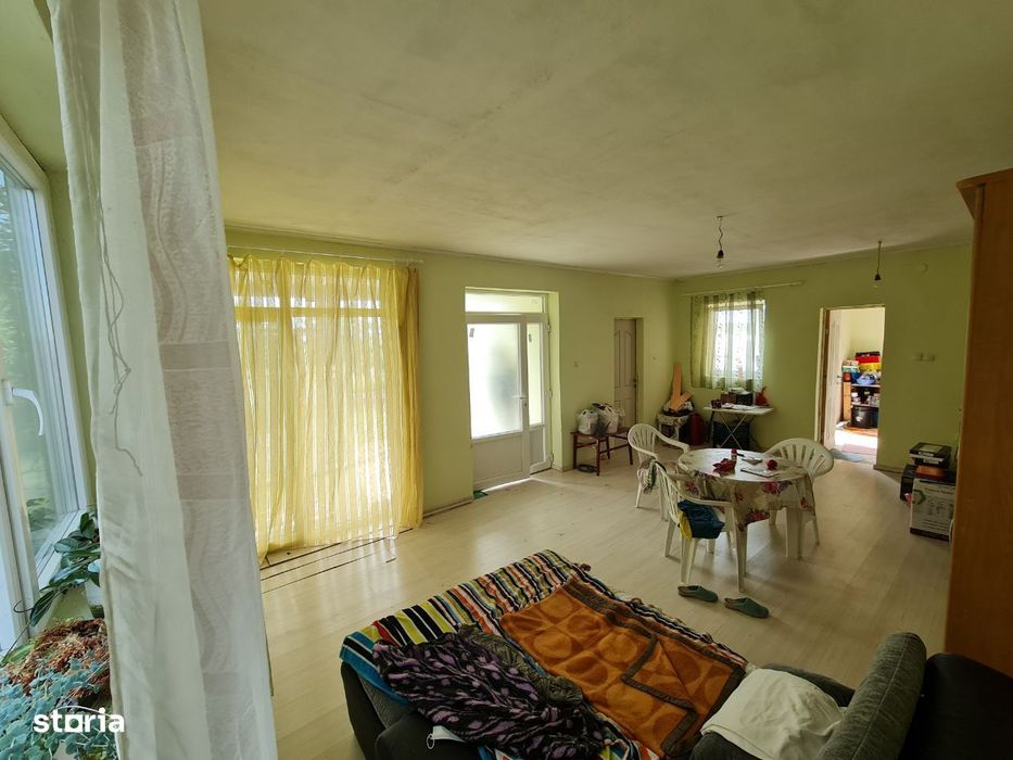 Vand casa cu o camera Vladimirescu Cartierul Florilor.