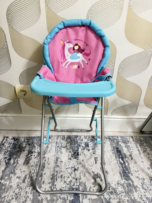 Игрушечный стульчик для кормления