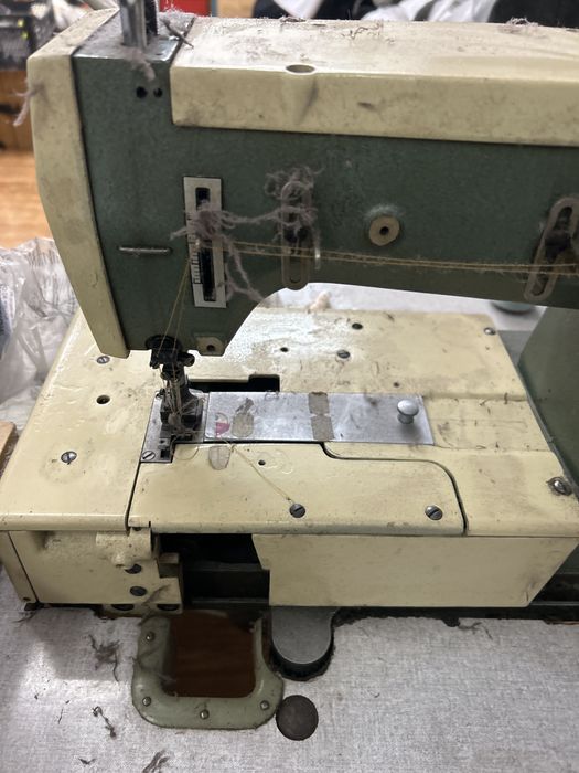 Masina  de cusut Uberdek industriala- vanzare sau schimb
