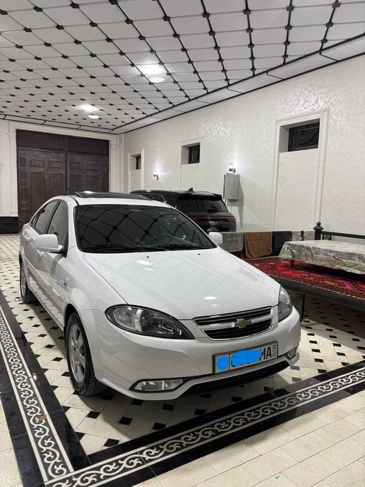 Gentra sotiladi 2022-yil 24 000 km yurgan xalol o'ziniki