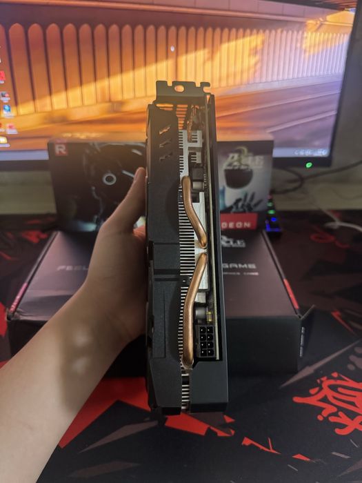 Axle RX580 8GB в отличном состоянии.Пломбы на месте