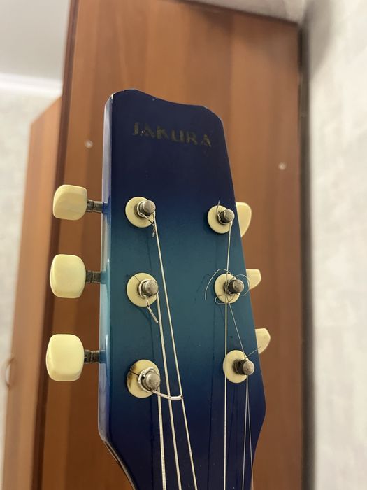 Продам гитару в хорошем состояний