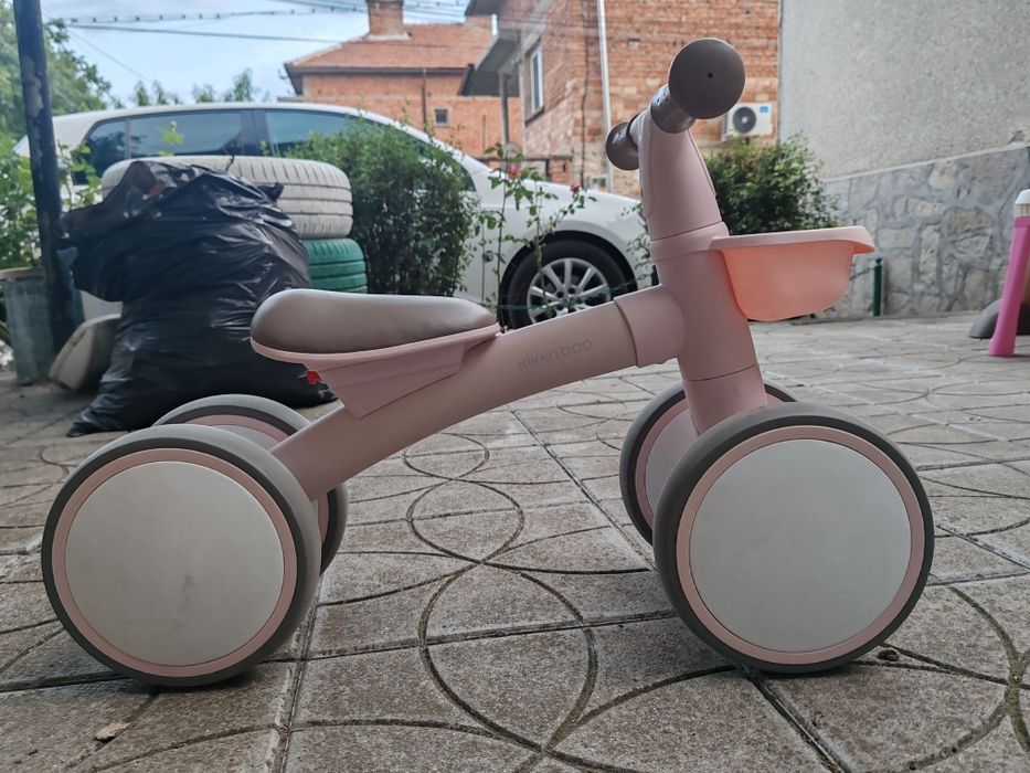 Колело за баланс KikkaBoo - Zipi, Pink  
Има следи от употреба по гумите, но е здраво.