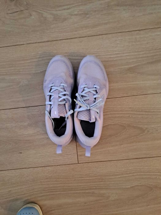 Маратонки Nike лилави