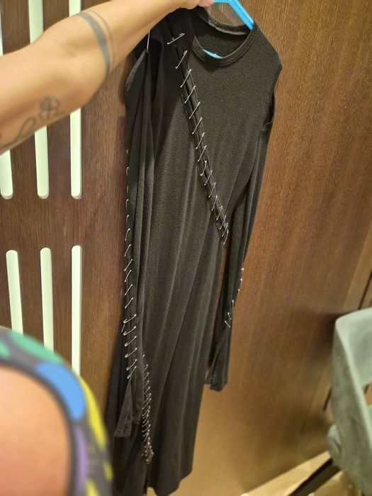 рокля епископ с безопасни игли