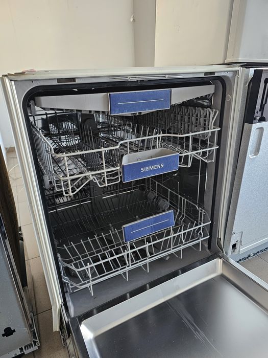 Съдомиялна за пълно вграждане SIEMENS