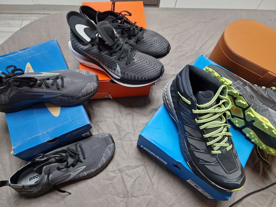Кроссовки Nike, Hoka one one, Brooks