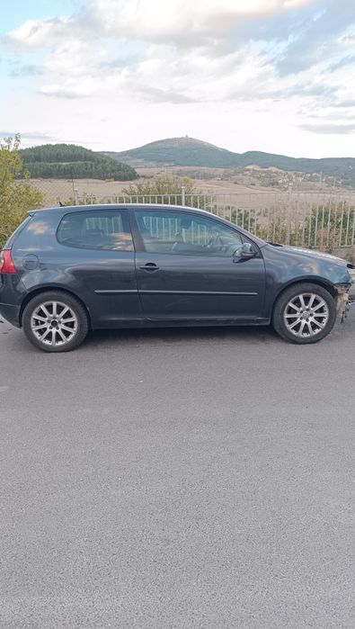 Продавам Голф 5  2.0tdi 140кс BKD 16V на ЧАСТИ