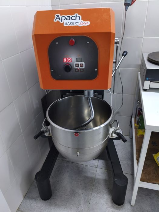 Продам планетарный миксер Apach bakery line APL60
