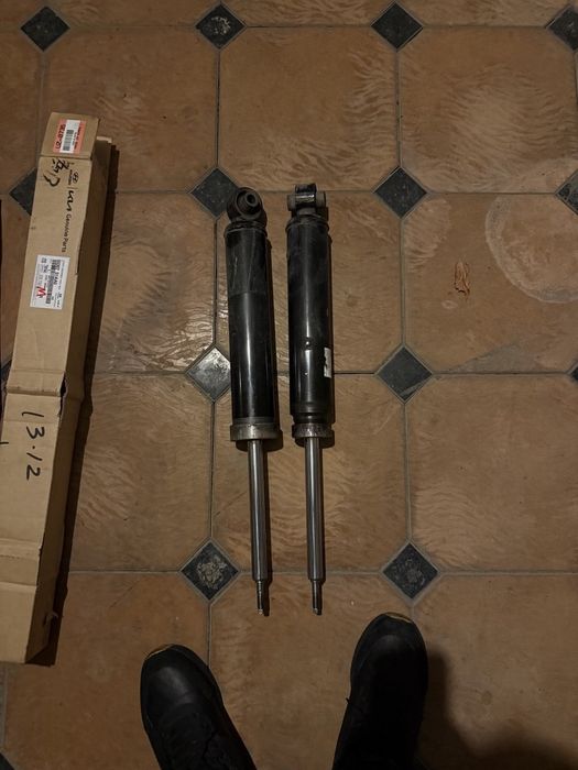 Amartizator Kia Sarentoa