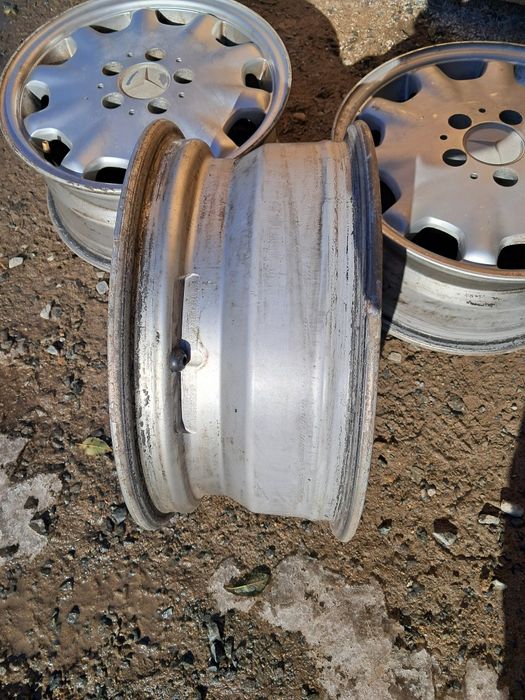 Продам диски на Мерседес.