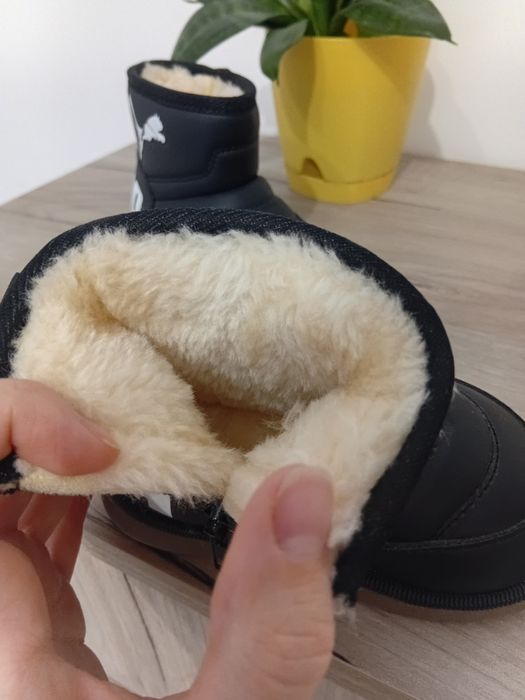 Продам ботинки детские
