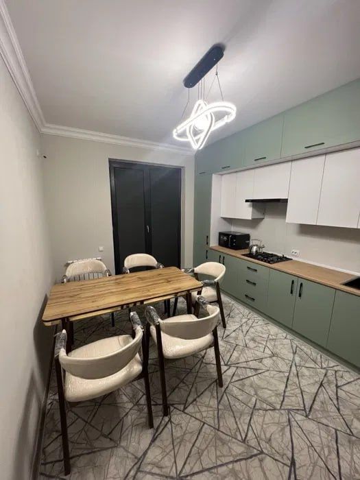 ОЧЕНЬ СРОЧНО!!! Сдается 2х комнатная квартира в  ЖК Ассалом сохил!