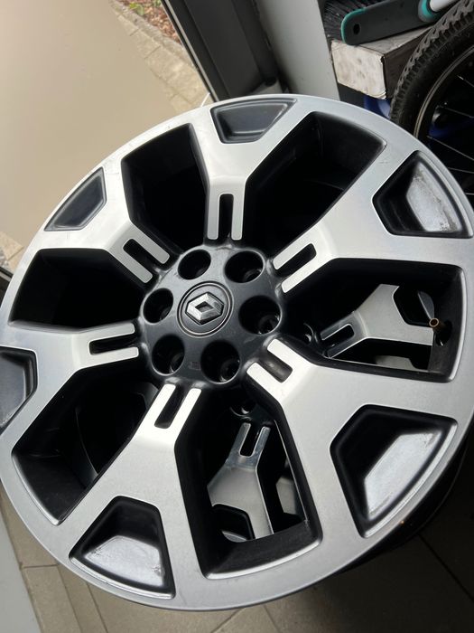 Лети джанти 18”5x114,3 от Renault Alaska и Nissan Navara