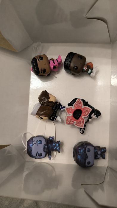 Фигурки Очень странные дела из Kinder