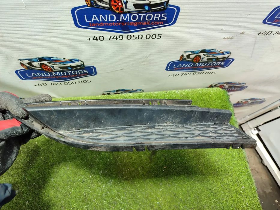 GRILA BARA FATA DREAPTA BMW SERIA 3 E90 LCI 318D 2.0 DIESEL 2009 COD OEM 7138418 / 51117138418 / 2005-2013