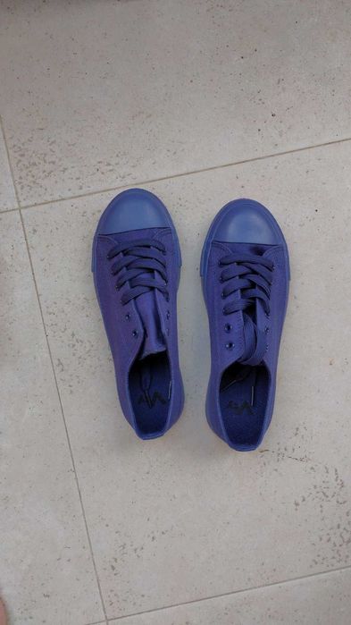 Продавам мъжки обувки маратонки естествена кожа Nike