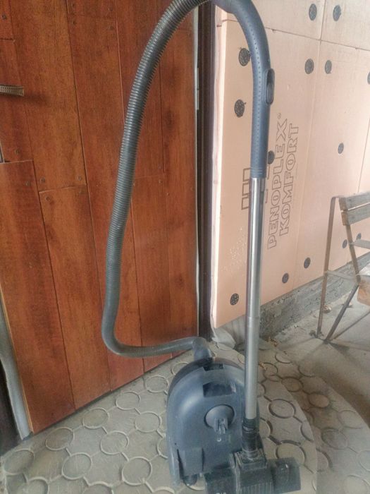 Продам Пылесос DAEWOO 1600w