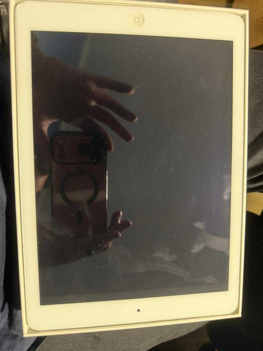 Apple iPad Air 1 16GB Wi-Fi Silver – Cutie originală, achizitionat de nou din SUA