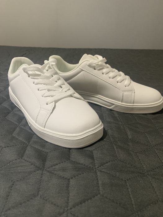 Бели обувки еко кожа