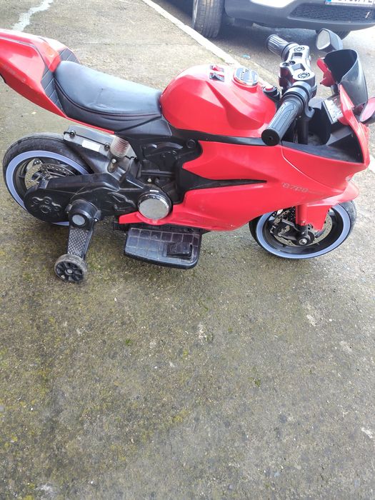 Акумулаторен мотор