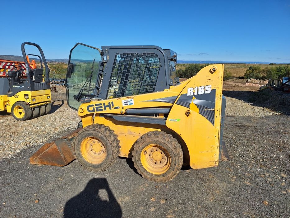 BOBCAT Mini incarcator Gehl R165 cu senile peste roti