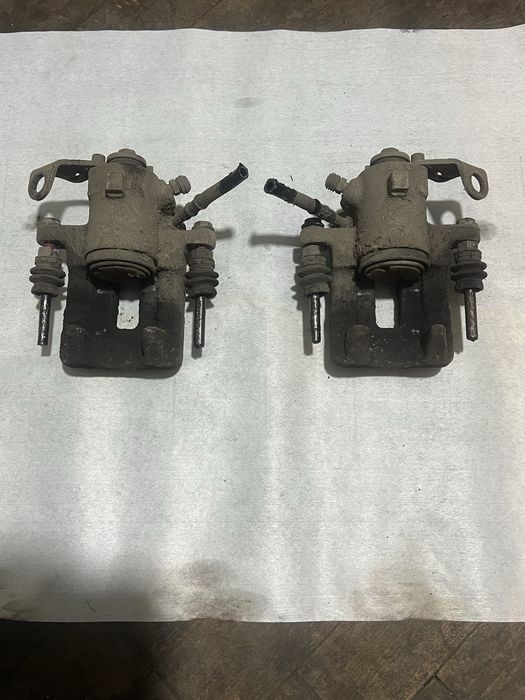 Etrieri Etrier stanga dreapta Skoda1 Fabia 2