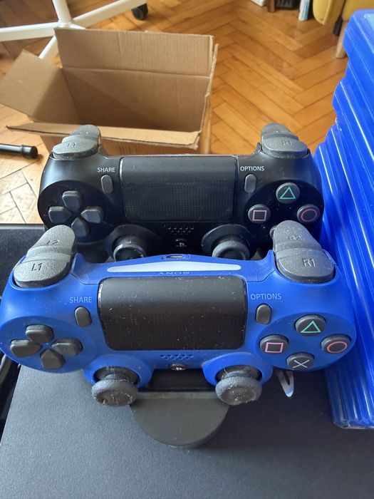 Play station 4 pro  1 TB