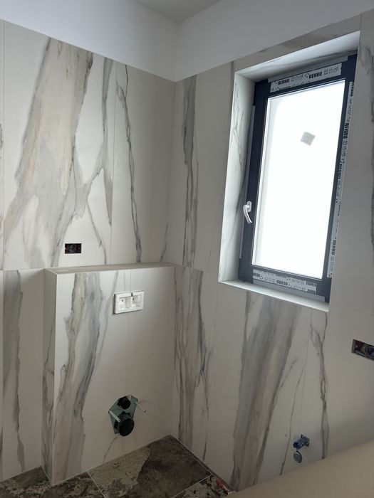 Vand casa insiruita