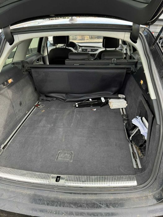 Autoturism AUDI A6 - pentru dezmembrare - se vinde complet