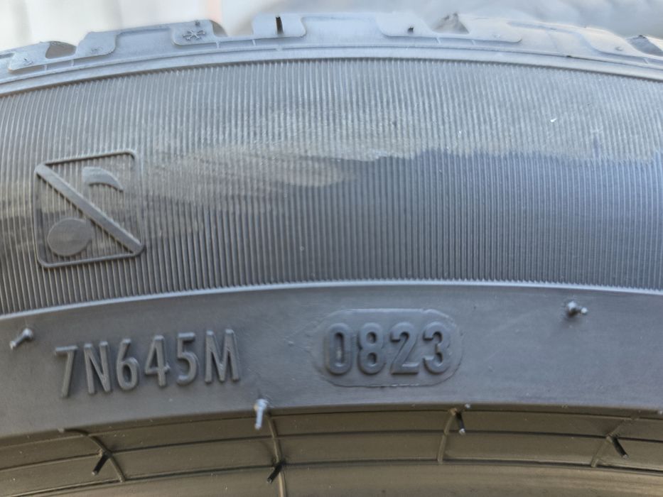 Vând patru anvelope de iarna pirelli 315 35 22/ 275 40 22dot 0823