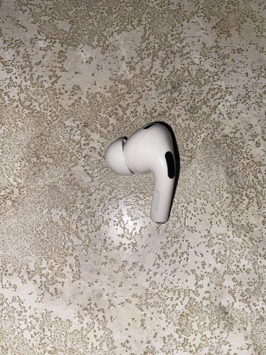 Airpods pro 2  лайтнинг версия ЛЕВЫЙ