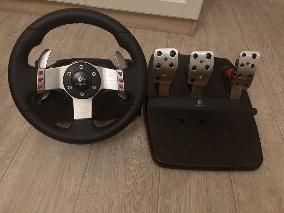 Игровой руль Logitech G27