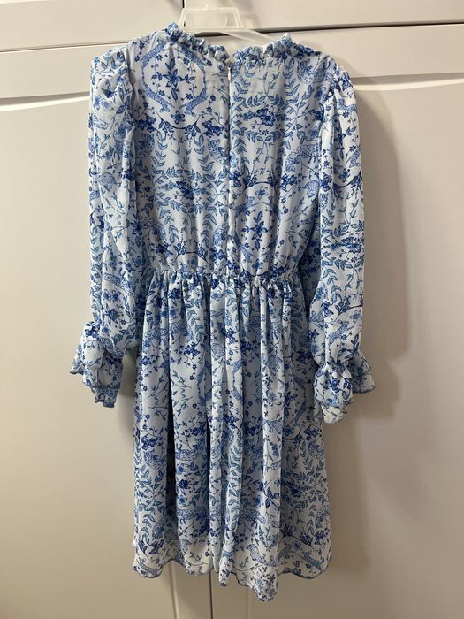 Rochie inflorata, cu maneca lunga