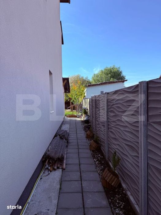 Triplex de vanzare Utvin 85mp 4 camere 2 bai 270mp teren